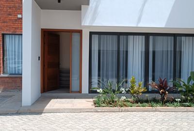 5 Bed Townhouse with En Suite at Langata