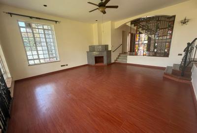 5 Bed House with En Suite in Runda - 2