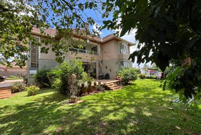 5 Bed House with En Suite in Runda