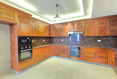 5 Bed Townhouse with En Suite at Chalbi Drive - 4