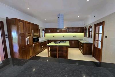 3 Bed Apartment with En Suite at Green Wood Drive - 3