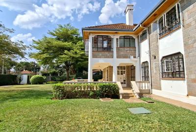6 Bed House with En Suite in Runda