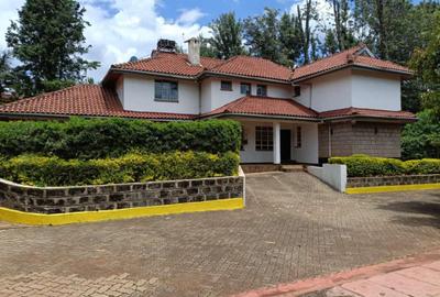 5 Bed House with En Suite in Runda