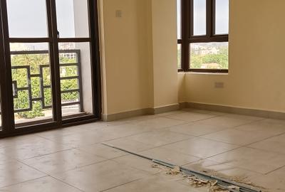 3 Bed Apartment with En Suite at Links Road - 4