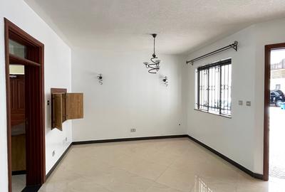 4 Bed Townhouse with En Suite in Kyuna