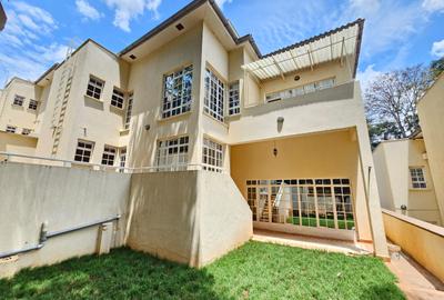4 Bed Townhouse with En Suite in Kyuna
