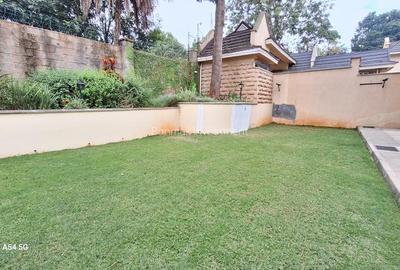 5 Bed Townhouse with En Suite in Lavington - 2