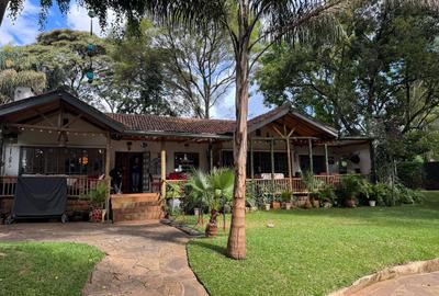 5 Bed House with En Suite in Lavington