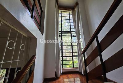4 Bed House with En Suite in Nyari
