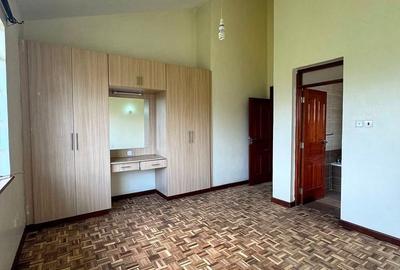 2 Bed Apartment with En Suite in Lavington