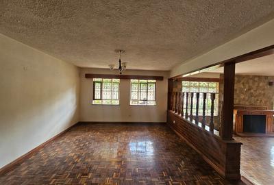5 Bed House with En Suite in Nyari
