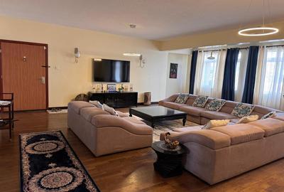 Serviced 3 Bed Apartment with En Suite at Brookside