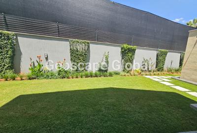 5 Bed House with En Suite in Runda