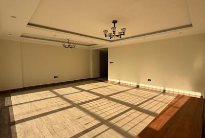 5 Bed Apartment with En Suite in Kilimani