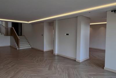 5 Bed Townhouse with En Suite at Convent Drive - 2