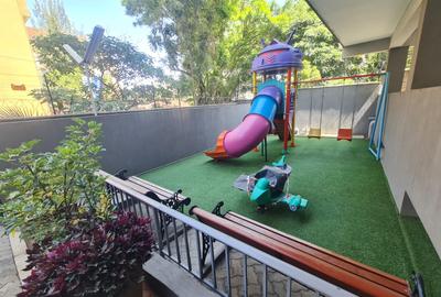 Furnished 2 Bed Apartment with En Suite at Off Dennis Pritt Road