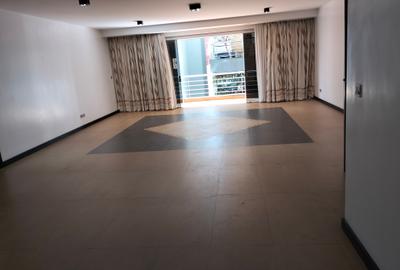 3 Bed Apartment with En Suite in Riverside - 3