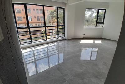 1 Bed Apartment with En Suite in Hurlingham - 2