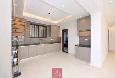4 Bed Apartment with En Suite at 2Nd Avenue - 4