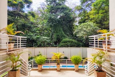 3 Bed Apartment with En Suite in Lavington - 3