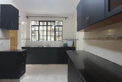 3 Bed Apartment with En Suite in Kileleshwa