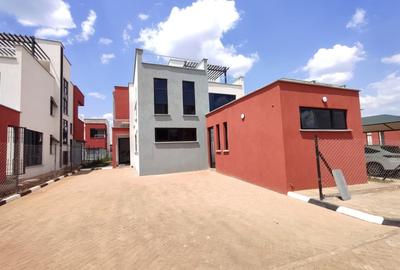 4 Bed Villa with En Suite at Membley