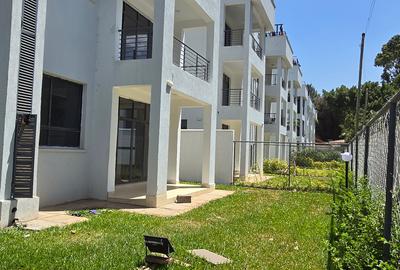 5 Bed Townhouse with En Suite at Lavington Green - 4