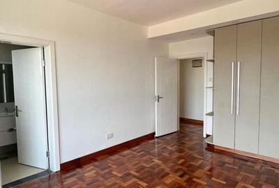 3 Bed Apartment with En Suite in Kileleshwa