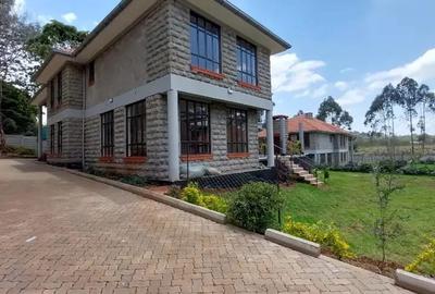 5 Bed House with En Suite at Windy Ridge