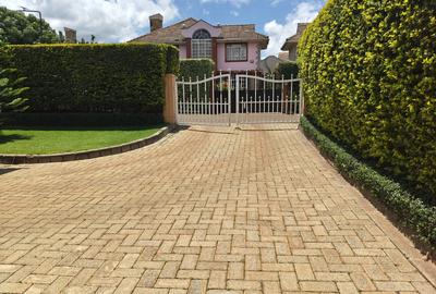 4 Bed Townhouse with En Suite in Kiambu Road - 3