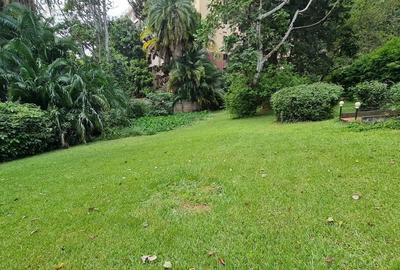 0.9 ac Land at Lavington