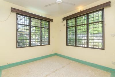 4 Bed Townhouse with Garden at Neem Avenue - 4