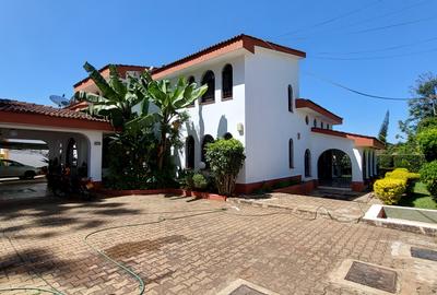 6 Bed Townhouse with En Suite in Runda