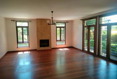 5 Bed Townhouse with Garden at Situated In Ambiance Neighborhood - 2