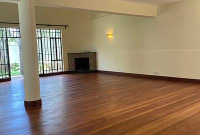 5 Bed Townhouse with En Suite in Lavington - 3