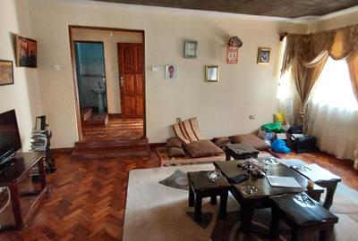 5 Bed House with En Suite at Rimpa