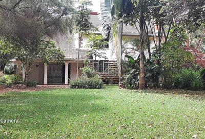 5 Bed Townhouse with En Suite in Kyuna