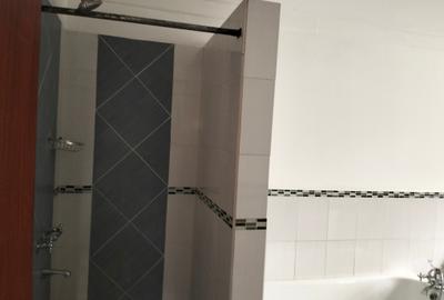 5 Bed Townhouse with En Suite in Rosslyn - 3