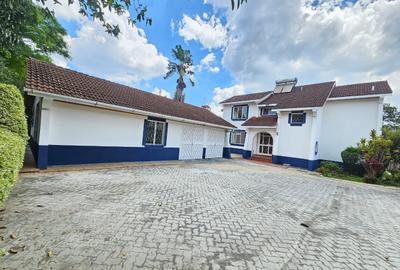 4 Bed House with En Suite in Runda