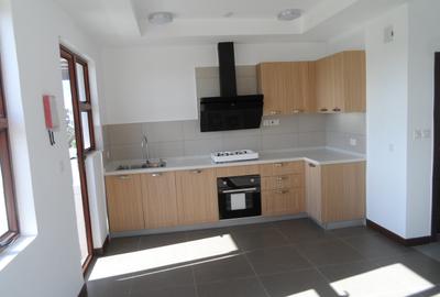 2 Bed Apartment with En Suite in Vipingo