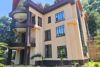 7 Bed House with En Suite at Nyari - 3