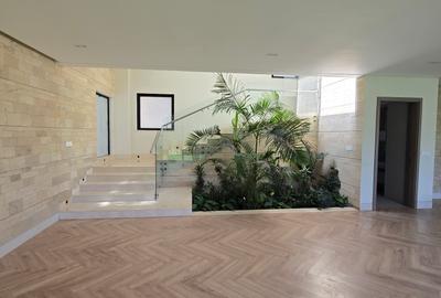 5 Bed Townhouse with En Suite in Kyuna - 3