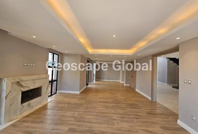 4 Bed House with En Suite in Runda