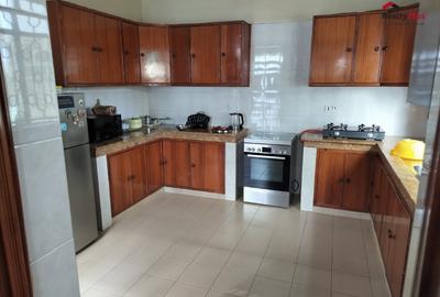 3 Bed Apartment with En Suite at Brookeside Drive - 2