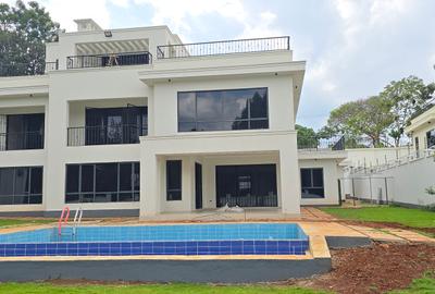 6 Bed House with En Suite at Loresho Road - 3