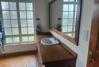 4 Bed House with En Suite at Runda