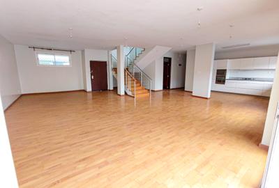 4 Bed Apartment with En Suite in Kileleshwa