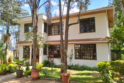 3 Bed Townhouse with En Suite in Lavington