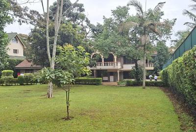 5 Bed House with En Suite in Runda - 3