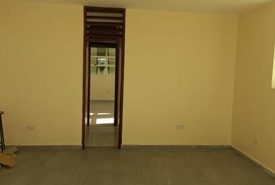 810 ft² Office with Service Charge Included in Industrial Area